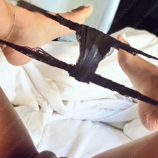 Isadora Diaz – Eu gosto de preto 🖤